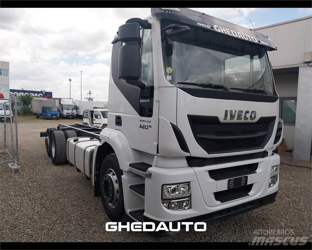 Iveco AT260S40Y/PS Samochody ciężarowe ze skrzynią zamkniętą