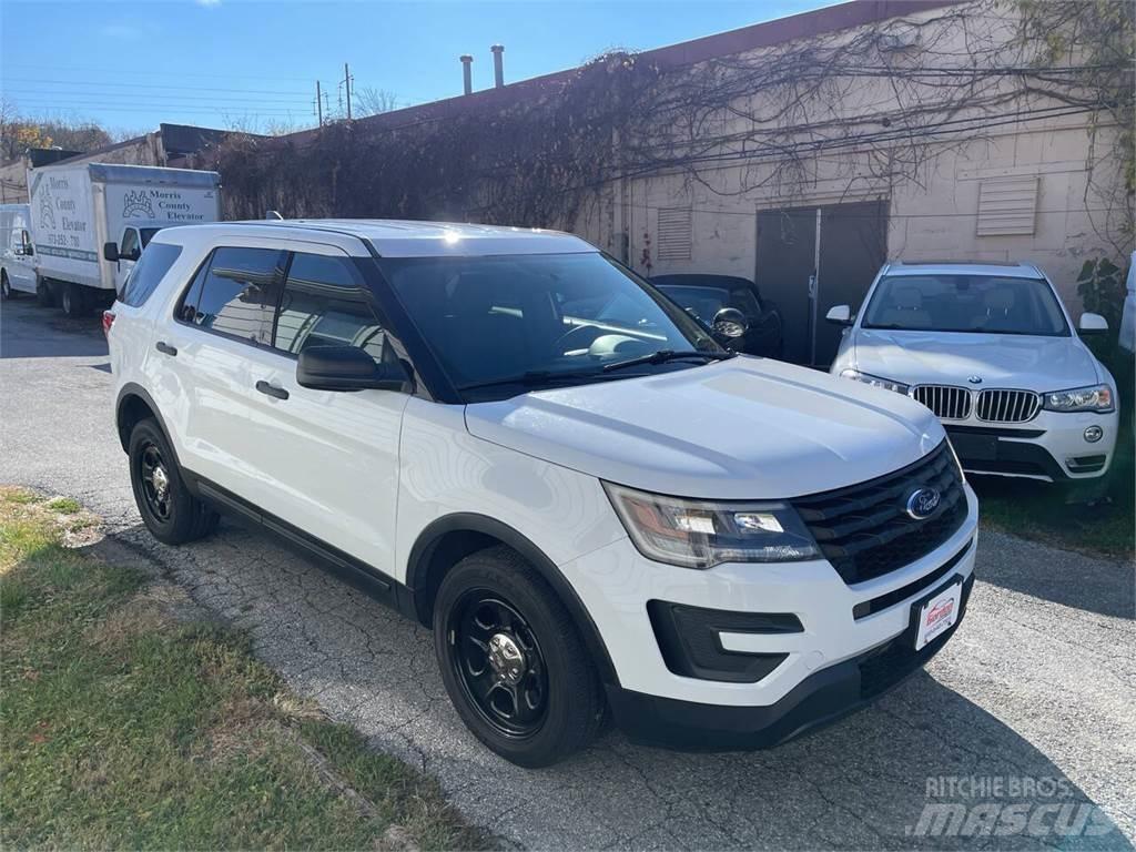 Ford Explorer Samochody osobowe