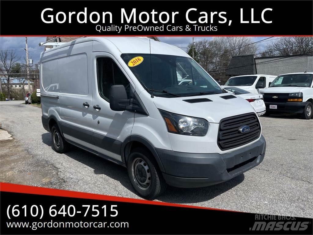 Ford Transit Busy / Vany