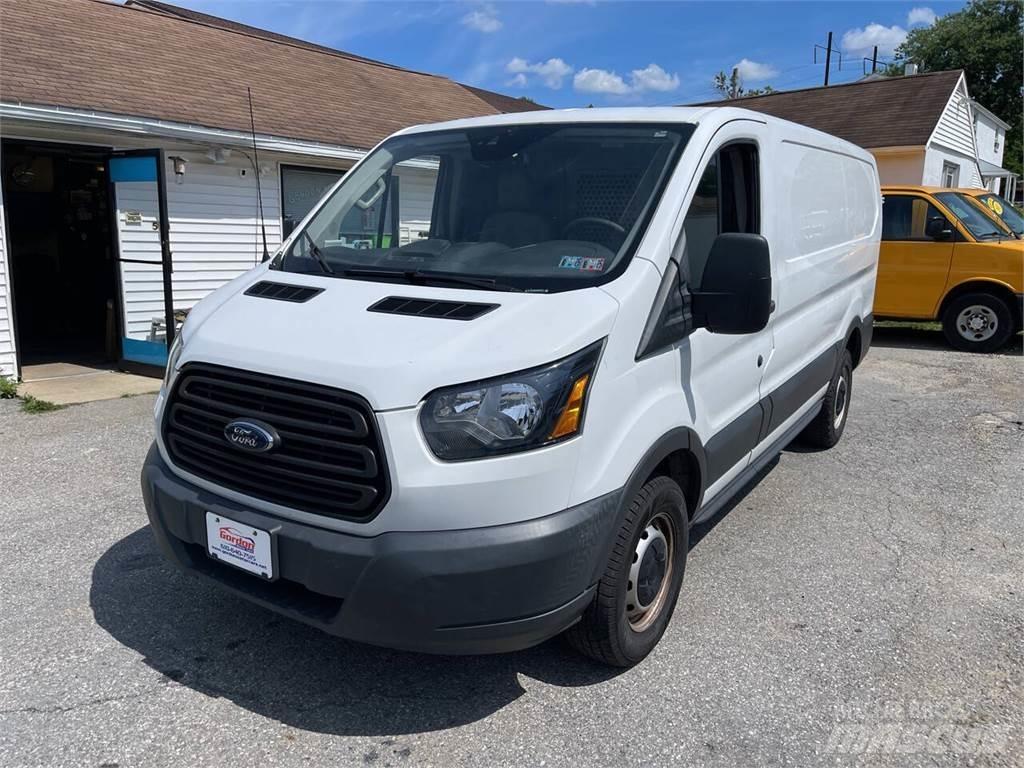 Ford Transit Busy / Vany