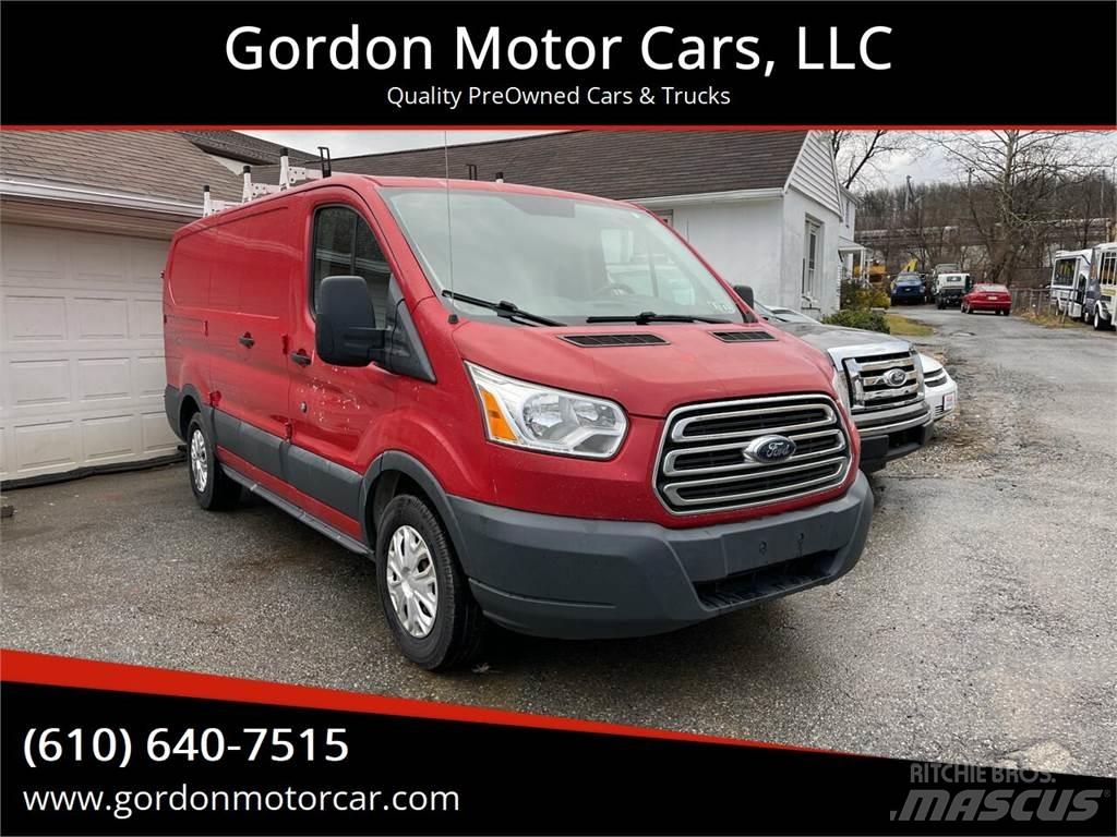 Ford Transit Samochody dostawcze ze skrzynią zamkniętą