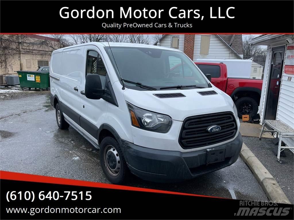 Ford Transit Samochody dostawcze ze skrzynią zamkniętą