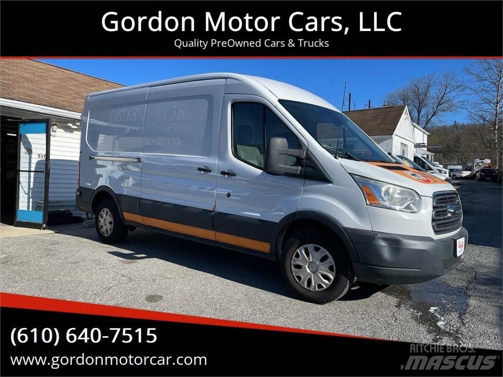 Ford Transit Busy / Vany