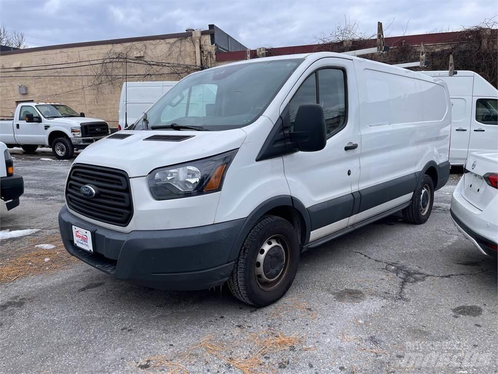Ford Transit Busy / Vany