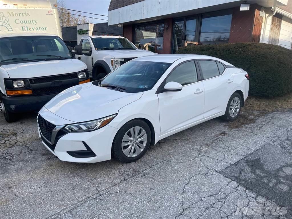Nissan Sentra Samochody osobowe