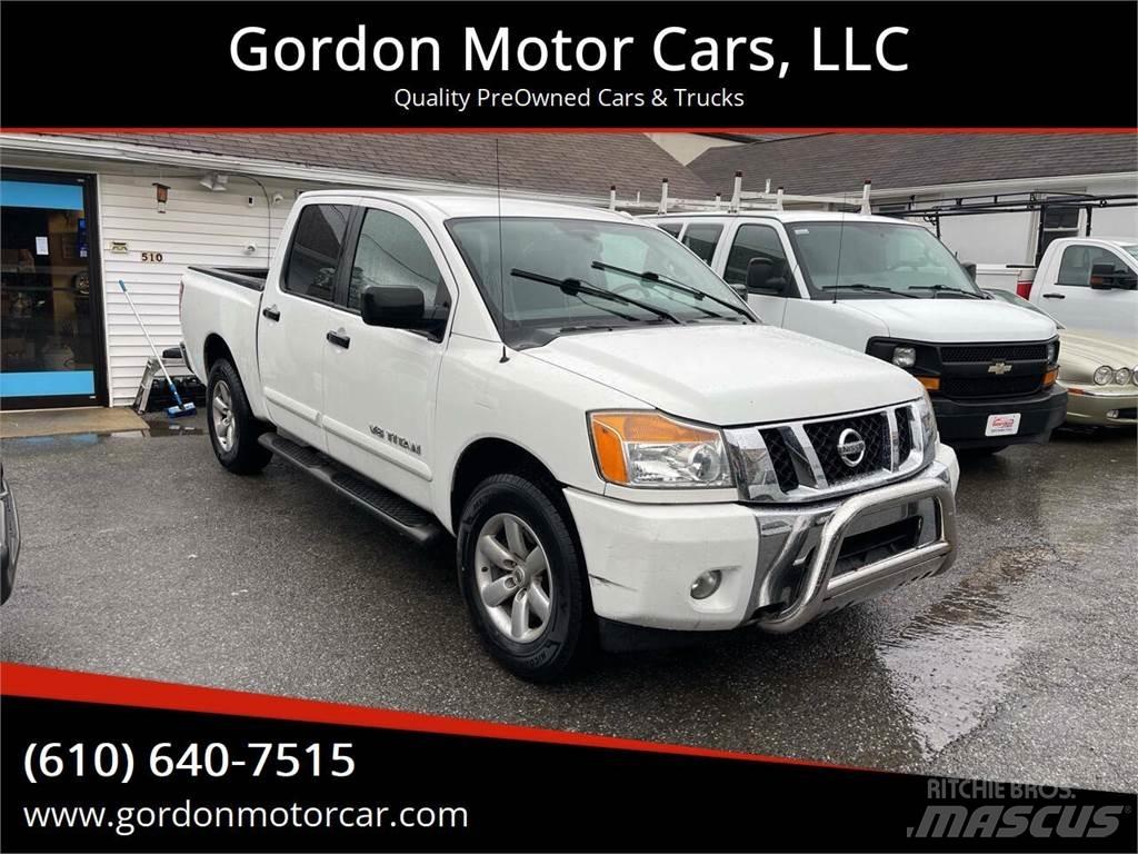 Nissan Titan Pick-upy / Pojazdy z otwieranymi burtami