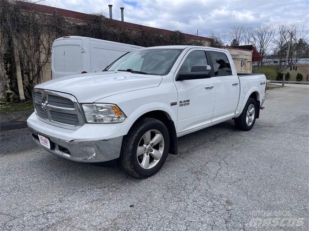 RAM 1500 Pick-upy / Pojazdy z otwieranymi burtami