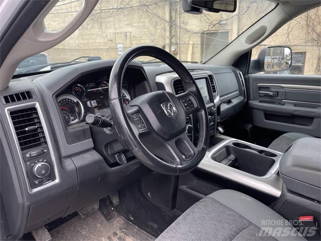RAM 1500 Pick-upy / Pojazdy z otwieranymi burtami