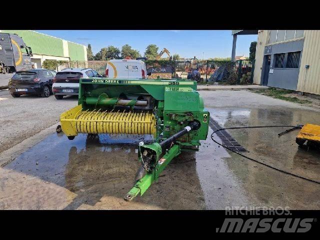 John Deere 359 Prasy kostkujące
