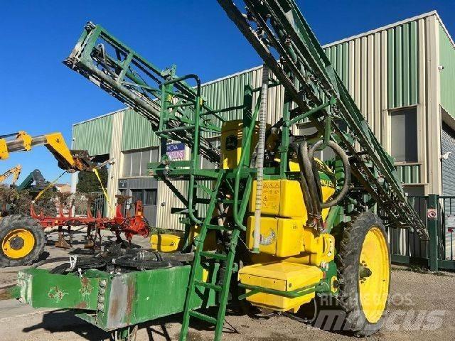 John Deere 824 SE Opryskiwacze zaczepiane