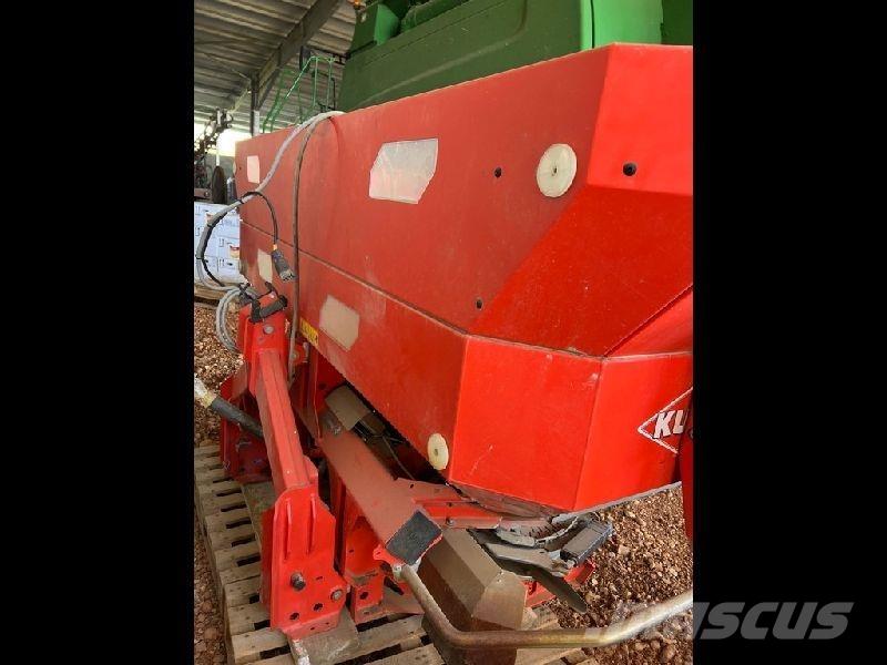 Kuhn AXIS 40.2 Rozrzutnik nawozów mineralnych