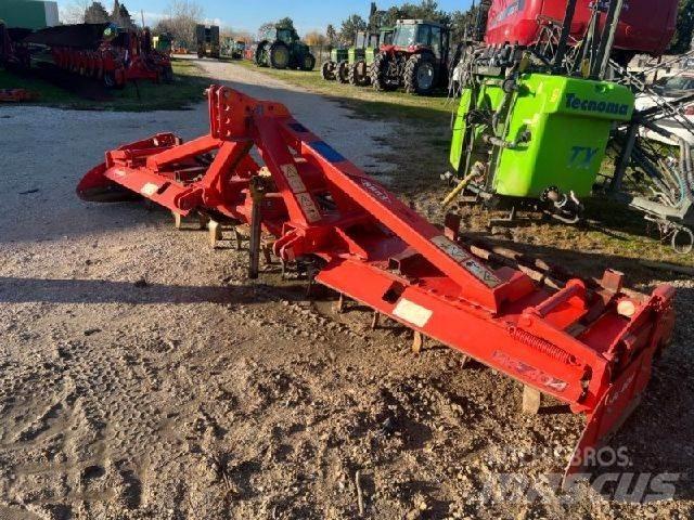 Kuhn HR404 Brony