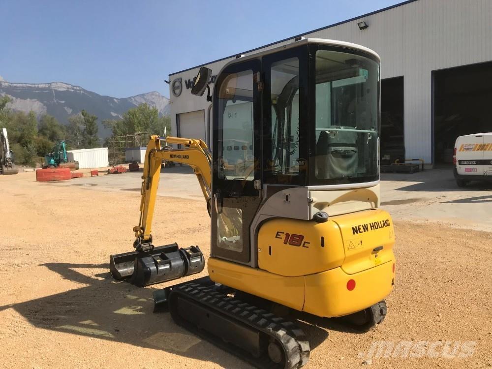 New Holland E18C Minikoparki