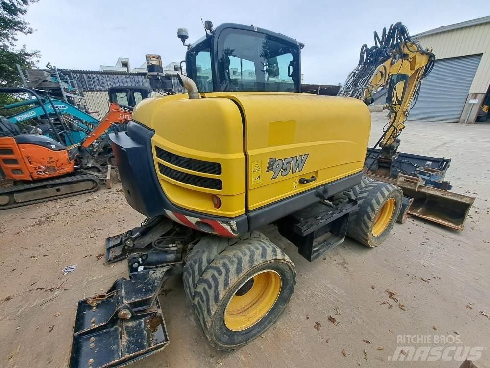 Yanmar B95W Koparki kołowe
