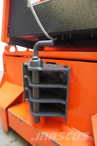 Linde P 30 132 Wózki widłowe samochodowe ciągnące