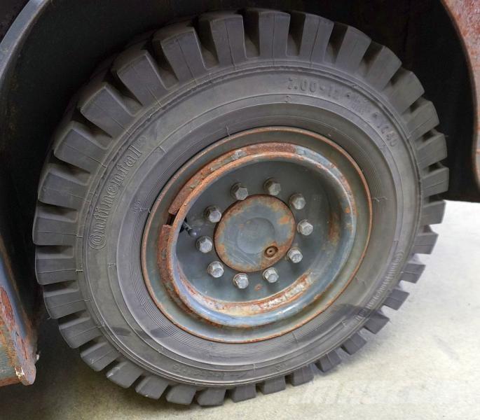 Linde W 20 127 Wózki widłowe samochodowe ciągnące