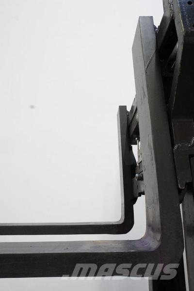 OM Xi 14 Wózki widłowe wysokiego składowania