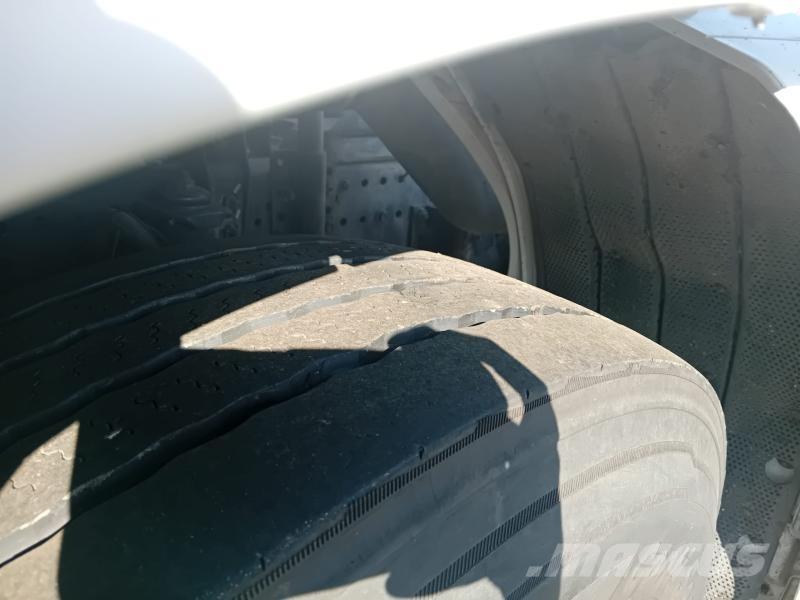 Iveco 330.36 Ciężarówki z wymienną zabudową