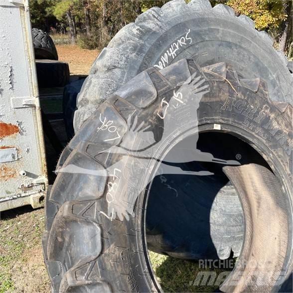 BKT 480/70R34 Maszyny budowlane - Inne