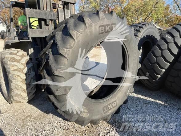 BKT 710/70R42 Maszyny budowlane - Inne
