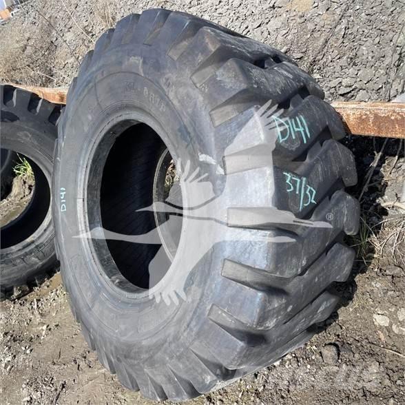 JCB 20.5X25 Opony, koła i felgi