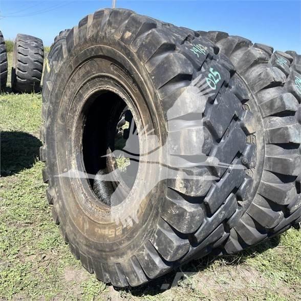 Maxim 20.5X25 Opony, koła i felgi