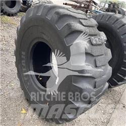 Titan 23.5x25 Opony, koła i felgi