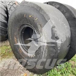 Toyo 26.5X25 Opony, koła i felgi