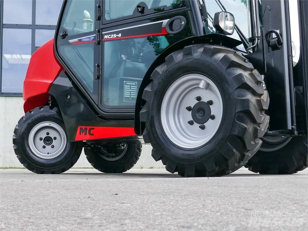 Manitou MC 25-4 Wózki widłowe terenowe