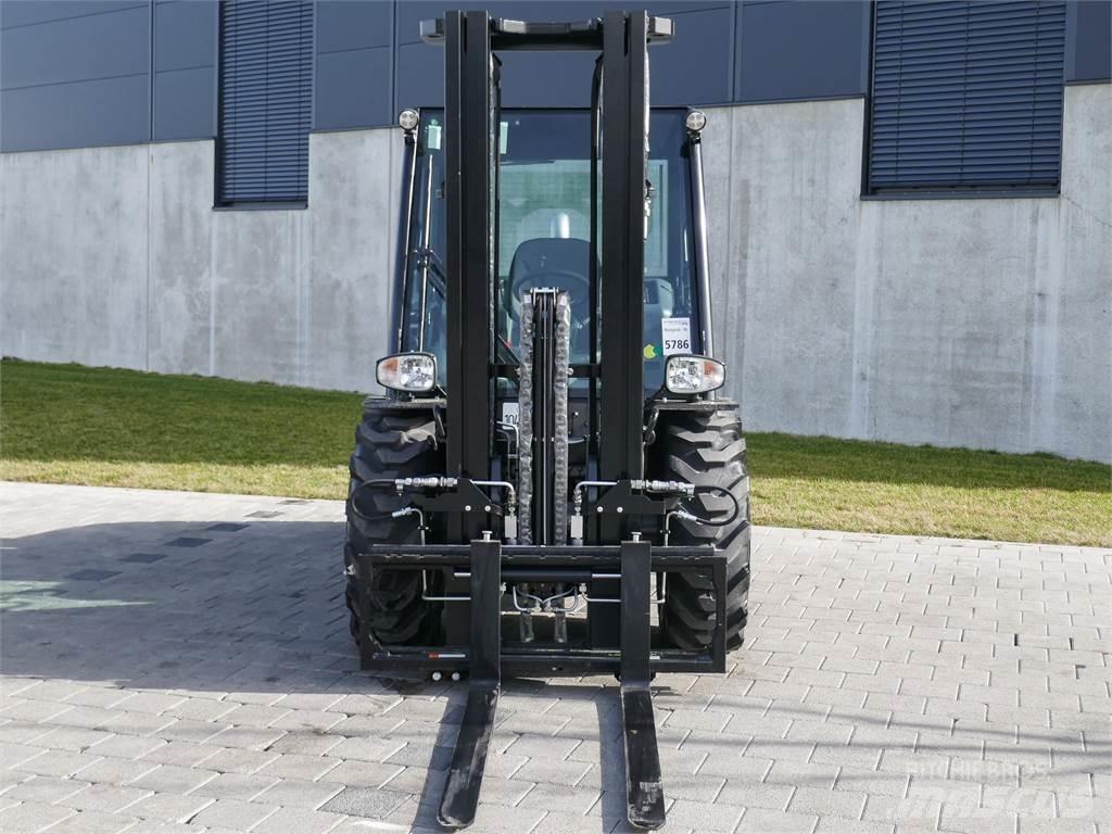 Manitou MC 25-4 Wózki widłowe terenowe