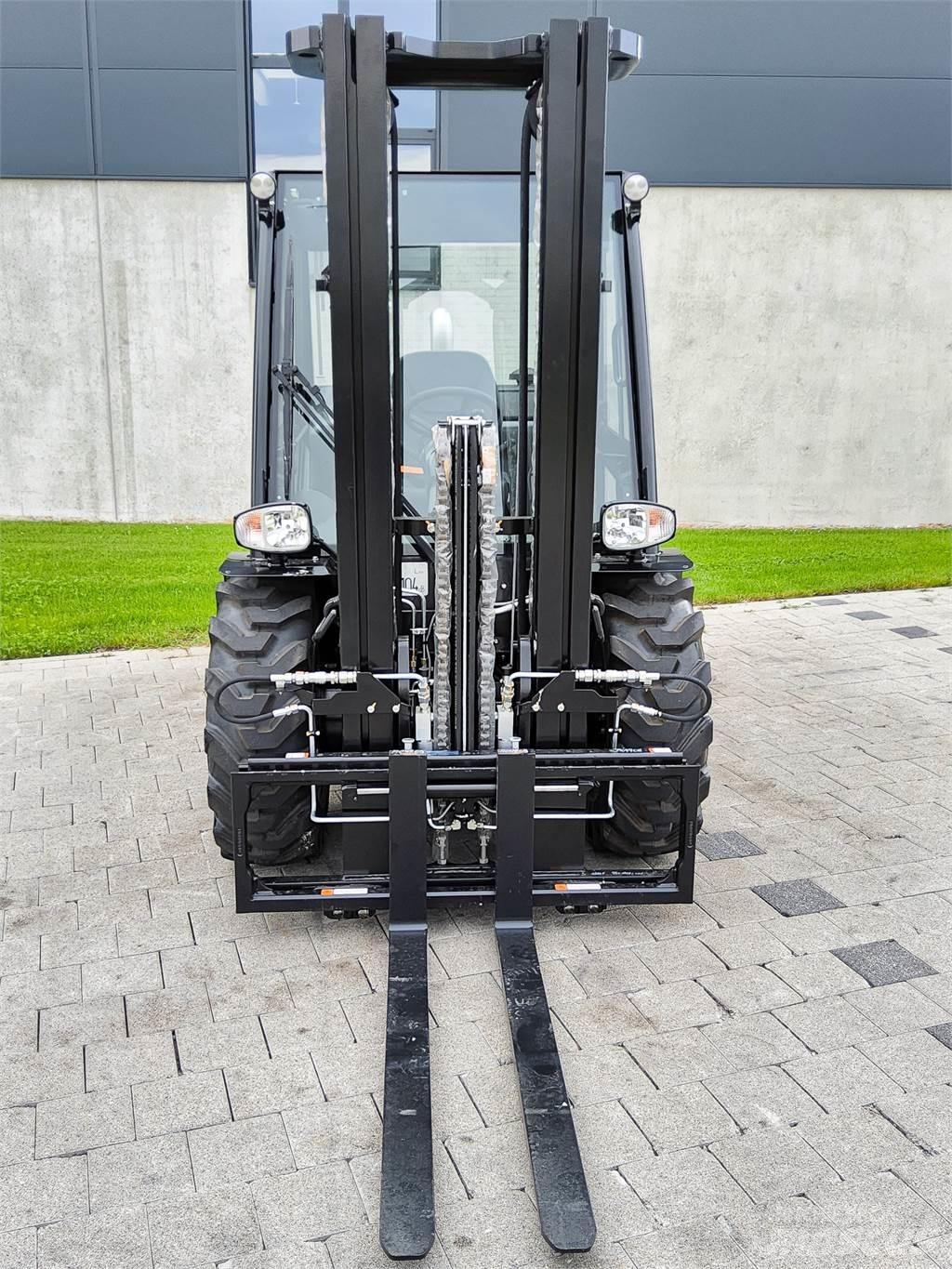 Manitou MC 25-4 Wózki widłowe terenowe