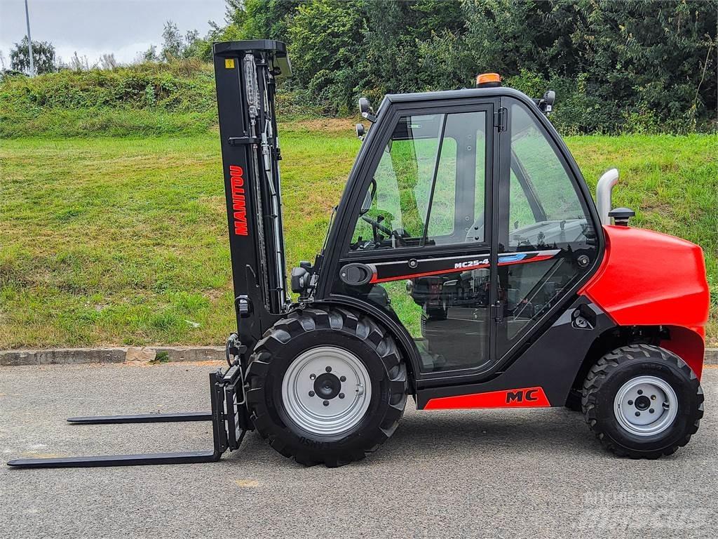 Manitou MC 25-4 Wózki widłowe terenowe