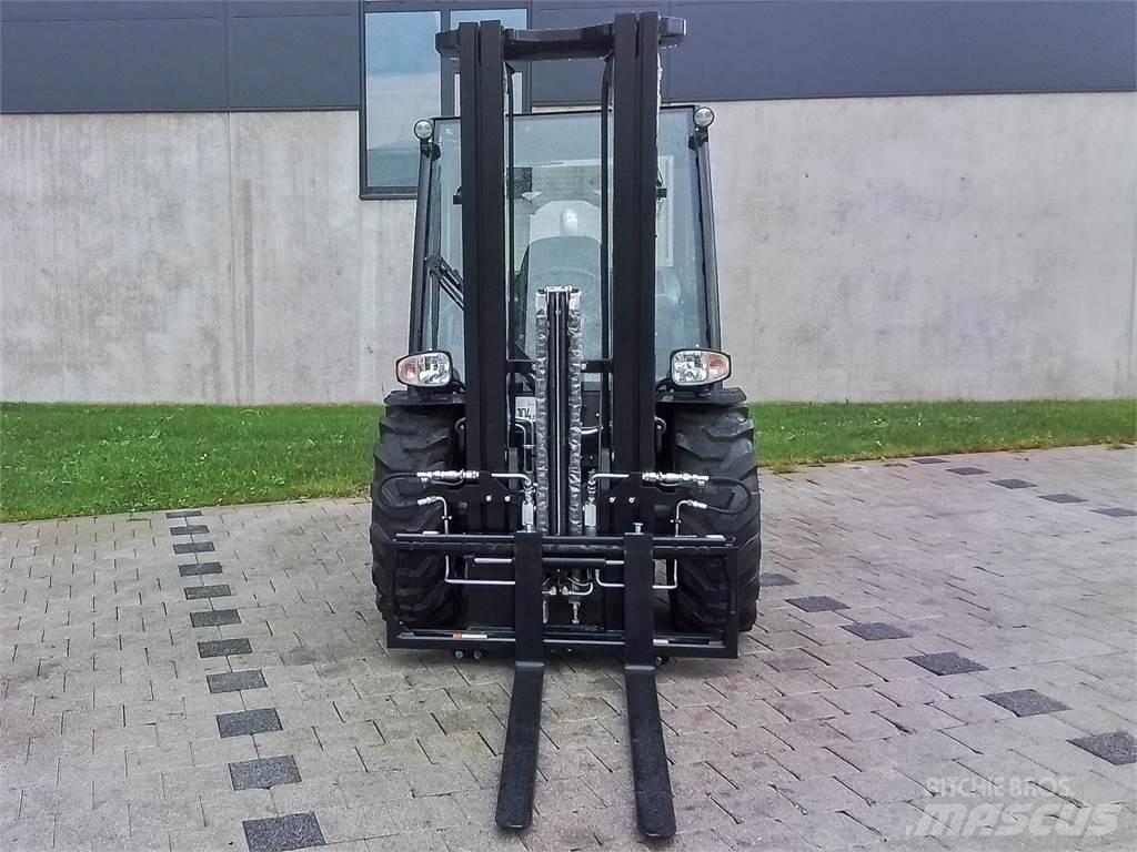 Manitou MC 25-4 Wózki widłowe terenowe