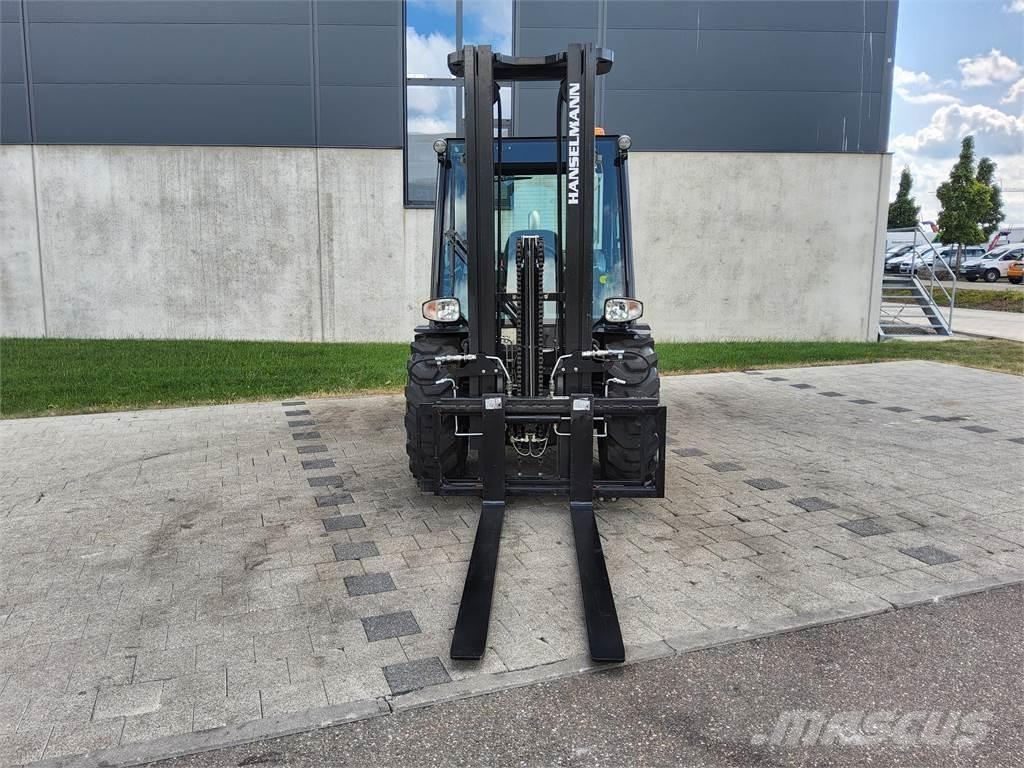 Manitou MC 30-4 Wózki widłowe terenowe