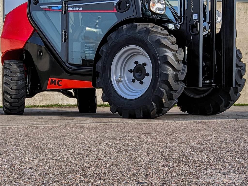 Manitou MC 30-4 Wózki widłowe terenowe