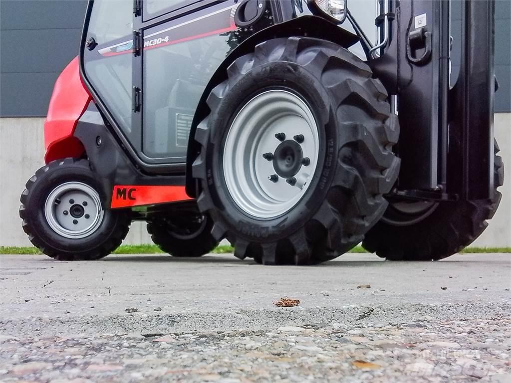 Manitou MC 30-4 Wózki widłowe terenowe