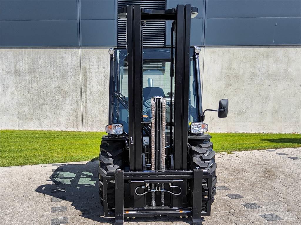 Manitou MC 30-4 Wózki widłowe terenowe