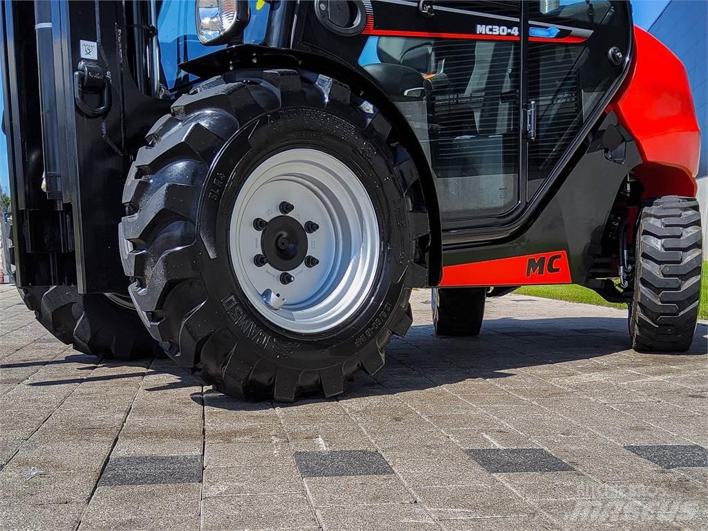 Manitou MC 30-4 Wózki widłowe terenowe
