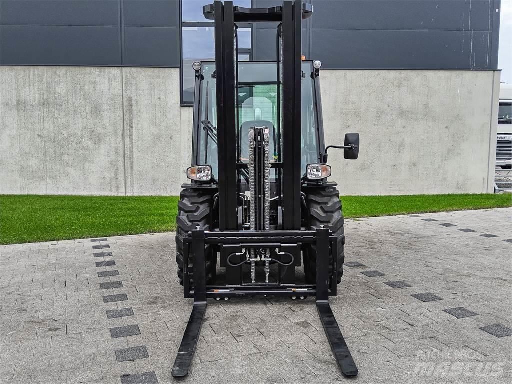 Manitou MC 30-4 Wózki widłowe terenowe