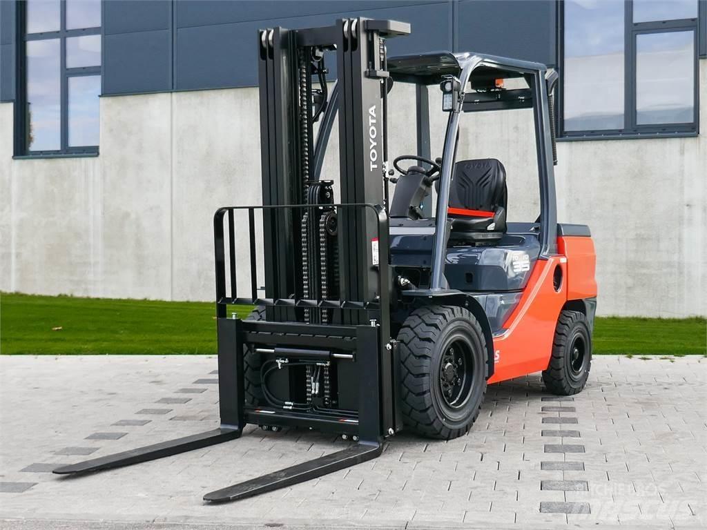 Toyota 52-8FDJF35 Wózki Diesla