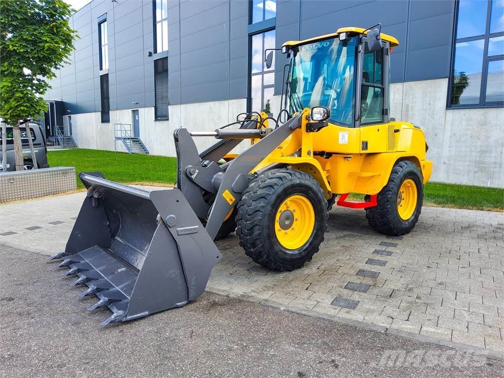 Volvo L 30G Minikoparki