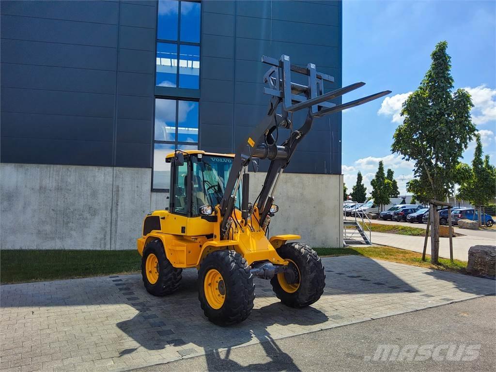 Volvo L 30G Minikoparki