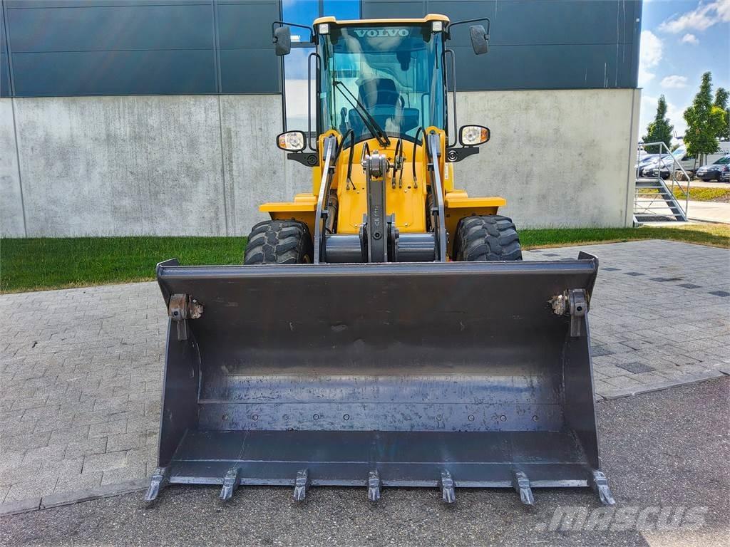Volvo L 30G Minikoparki