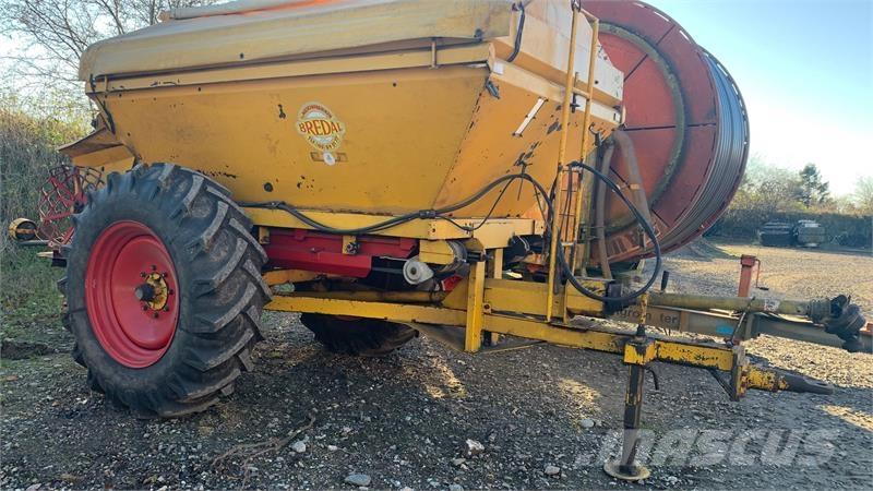 Bredal B 4 Rozrzutnik nawozów mineralnych