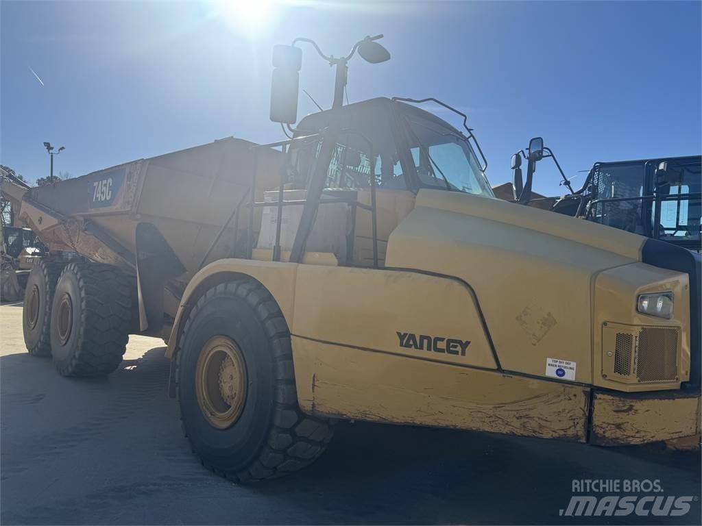 CAT 745 Wozidła przegubowe