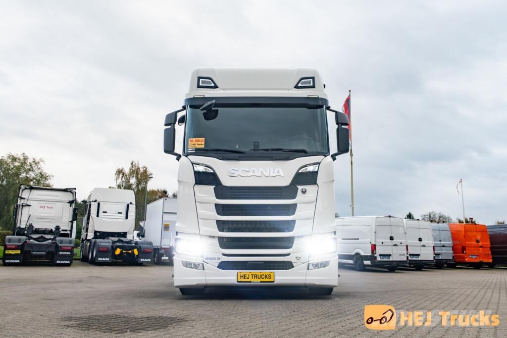 Scania S660 A6x2/4NB Ciągniki siodłowe