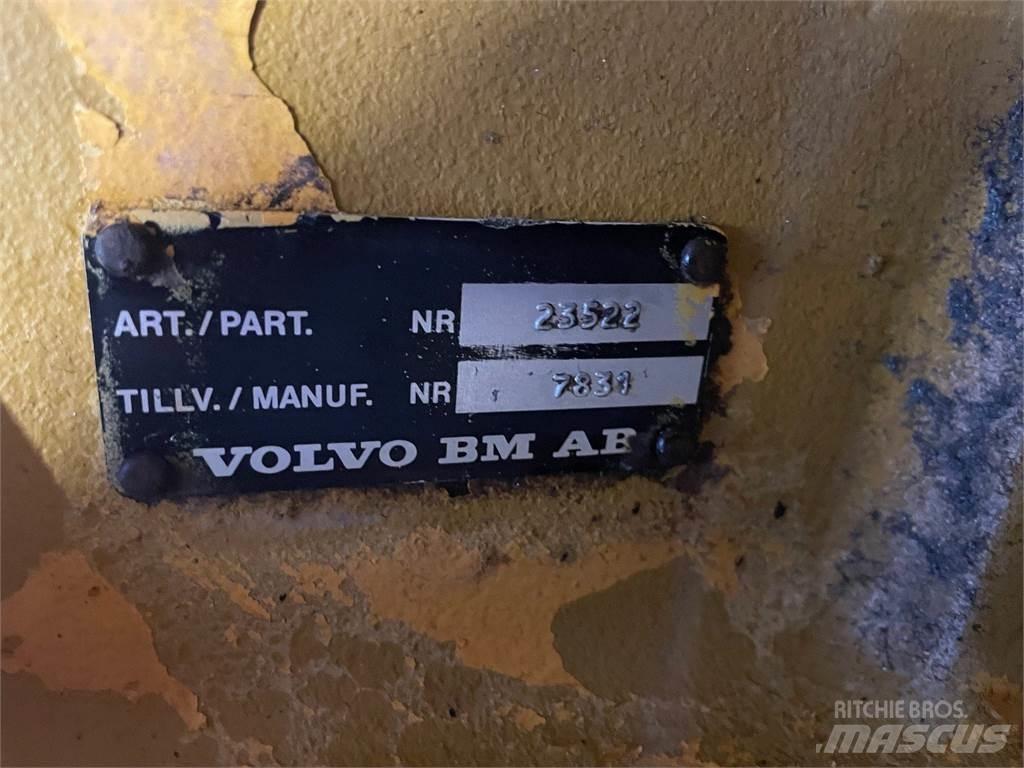  Bagaksel ex. Volvo 4400 Mosty, wały i osie