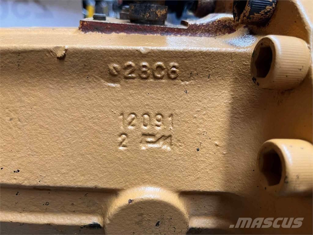CASE 695SR bagaksel Mosty, wały i osie