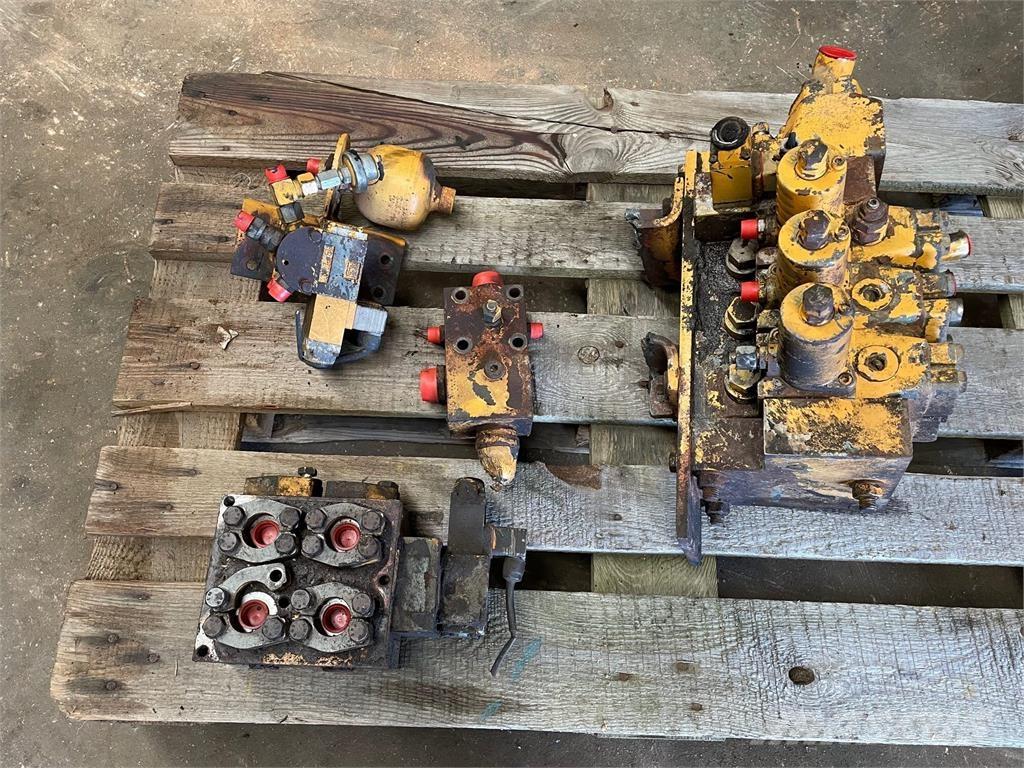  Diverse dele ex. Cat 206 Hydraulika