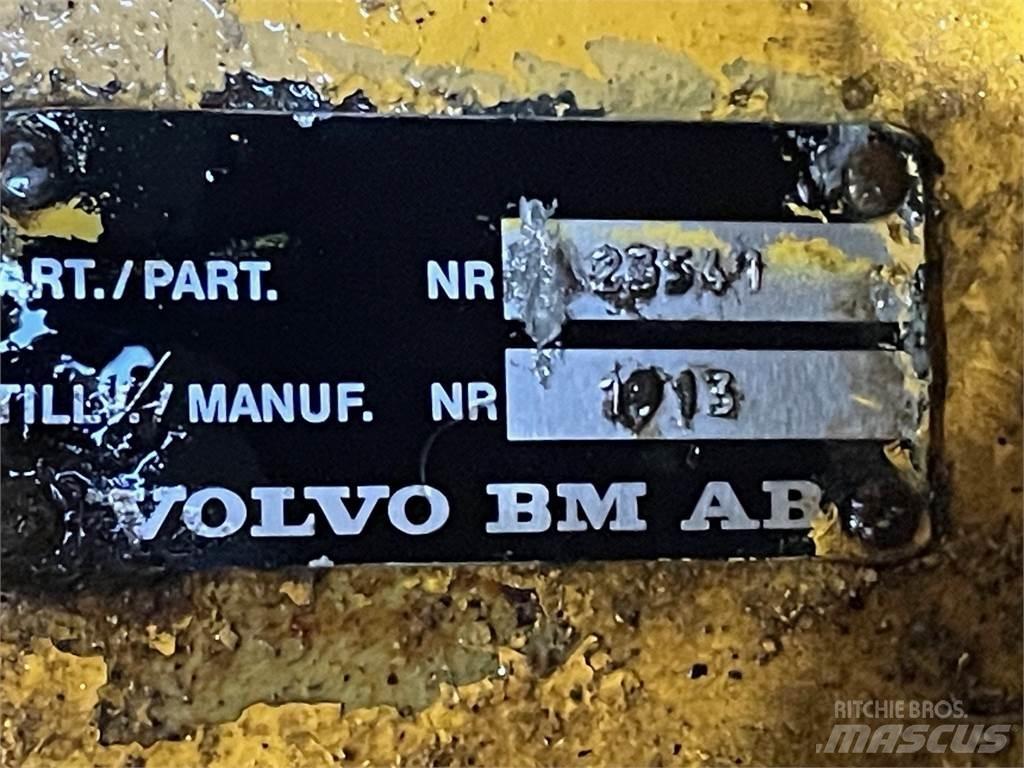  Frontaksel ex. Volvo 4400 Mosty, wały i osie